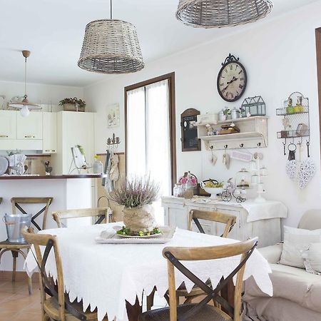 La Casa Di Menny Maison De Campagne 모네글리아 외부 사진