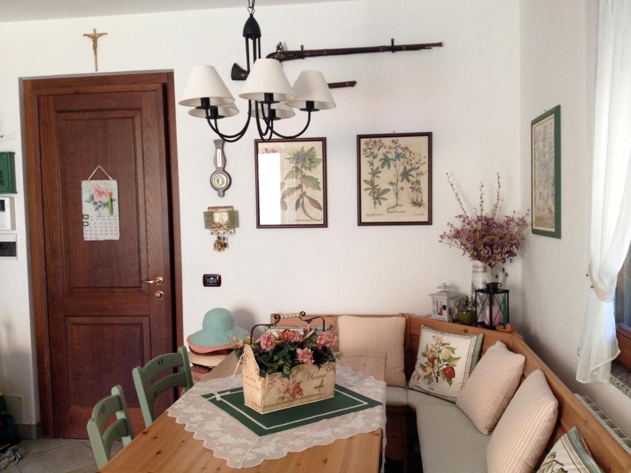 La Casa Di Menny Maison De Campagne 모네글리아 외부 사진